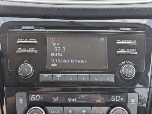 Used 2016 Nissan Rogue SV w/ SV Family Package FWD image 52