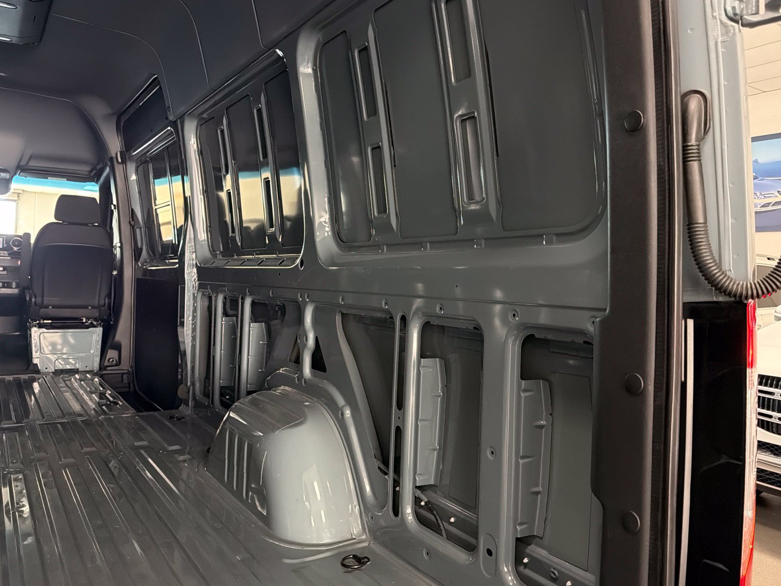 Used 2024 Mercedes-Benz Sprinter 2500 image 18