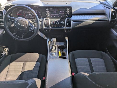 Used 2022 Kia Sorento LX image 13