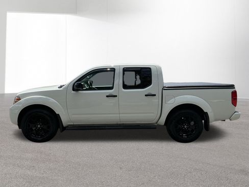 Used 2020 Nissan Frontier SV w/ Midnight Edition Floor Mats AWD/4WD image 6