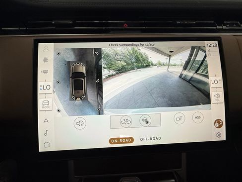 Certified 2025 Land Rover Range Rover SE AWD/4WD image 22