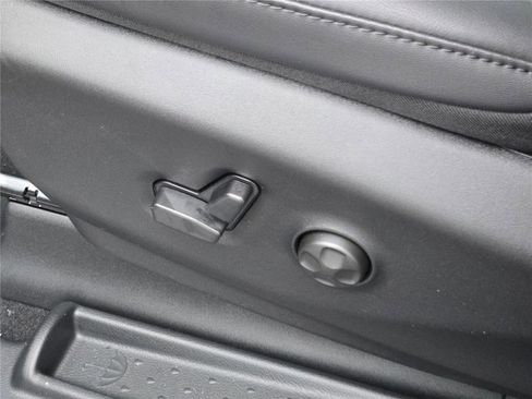 New 2026 Chrysler Pacifica Select image 26