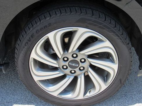 Used 2023 Lincoln Navigator Reserve AWD/4WD image 11