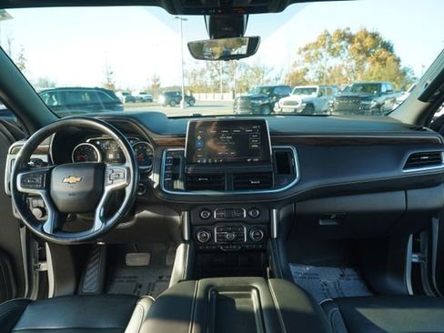 Used 2021 Chevrolet Tahoe Premier w/ Premium Package image 28