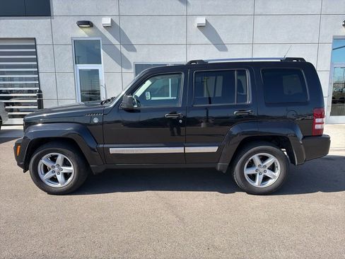 Used 2011 Jeep Liberty Limited w/ Comfort/Convenience Group image 3