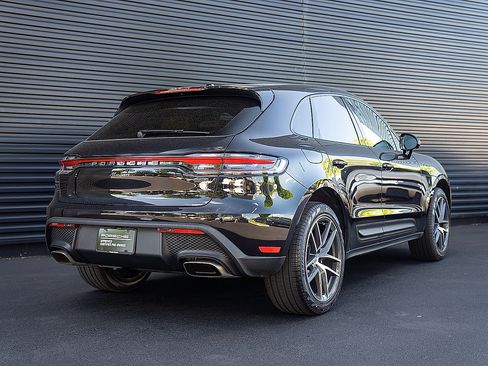 Certified 2026 Porsche Macan AWD/4WD image 29