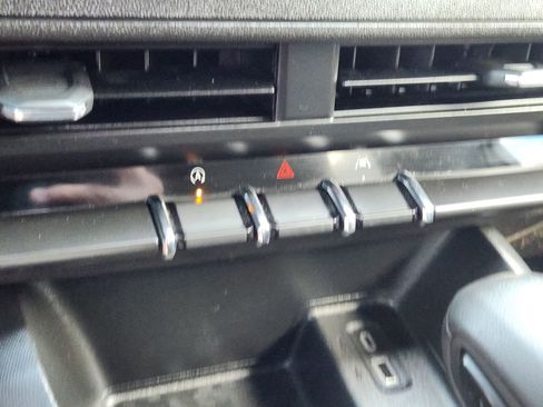 Used 2024 Chevrolet Colorado W/T image 20