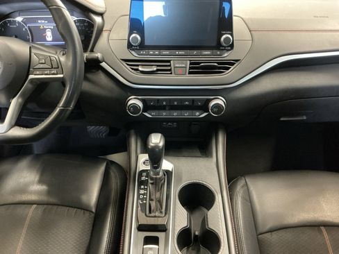 Used 2022 Nissan Altima 2.5 SR w/ Midnight Edition Package AWD/4WD image 11