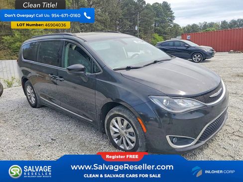 Used 2017 Chrysler Pacifica Touring-L image 5