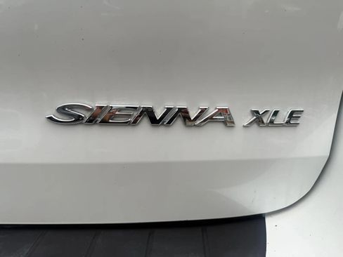 Used 2009 Toyota Sienna XLE FWD image 22