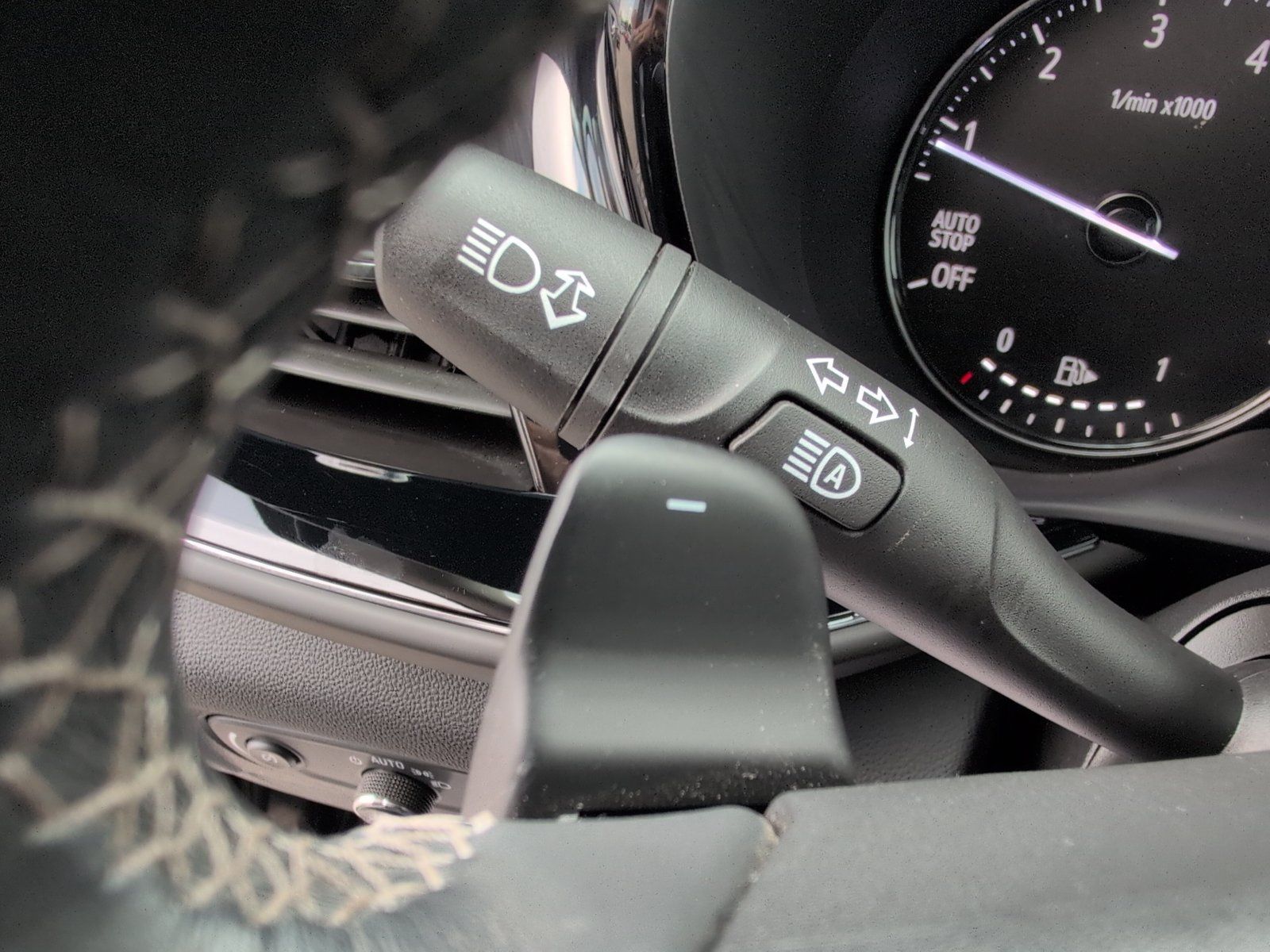 Used 2023 Buick Envision Avenir AWD/4WD image 23