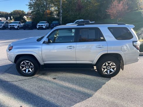 Certified 2022 Toyota 4Runner TRD Off-Road Premium image 7