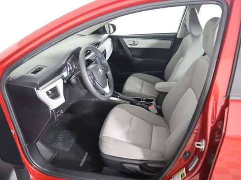 Used 2015 Toyota Corolla LE image 19
