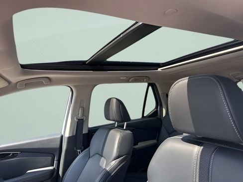 Used 2023 Honda Pilot Touring image 16