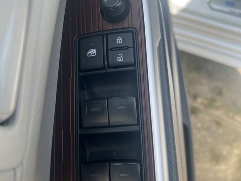 Used 2024 Toyota Sienna LE image 20