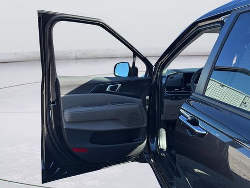 New 2026 Kia Carnival LXS image 26