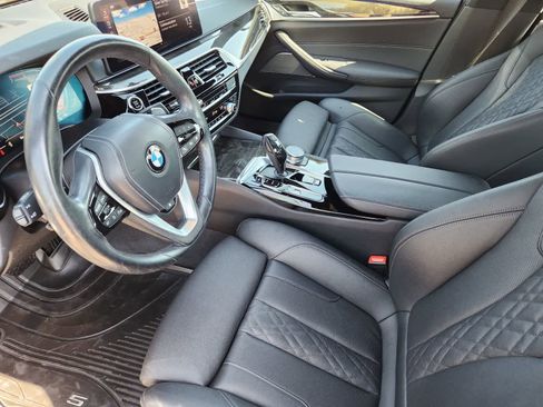 Used 2021 BMW 530i xDrive w/ Premium Package AWD/4WD image 2