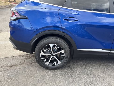 Used 2023 Kia Sportage EX image 30