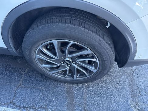 Used 2021 Lincoln Corsair FWD image 7