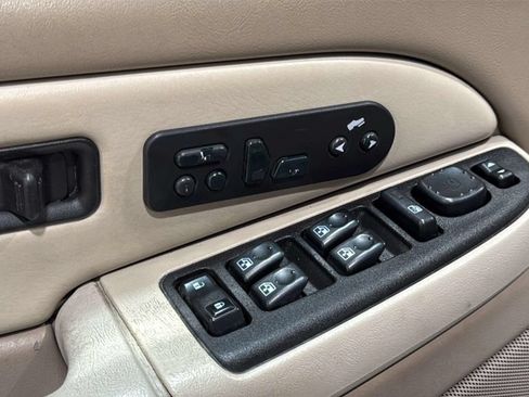 Used 2003 Chevrolet Suburban Z71 AWD/4WD image 18