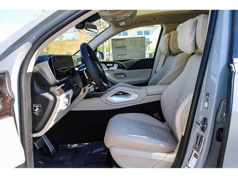 New 2026 Mercedes-Benz GLS 580 4MATIC image 18