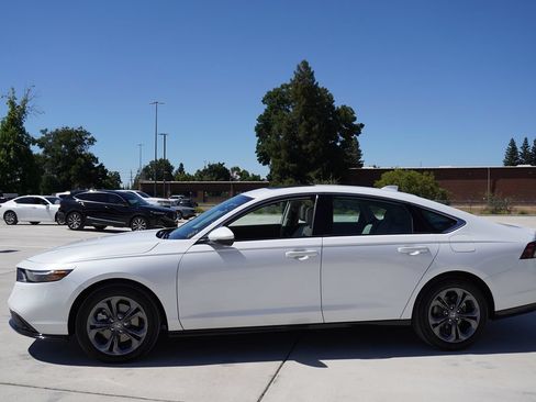 Used 2025 Honda Accord EX-L image 4