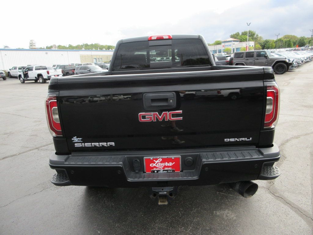 Used 2019 GMC Sierra 2500 Denali w/ Duramax Plus Package AWD/4WD image 6