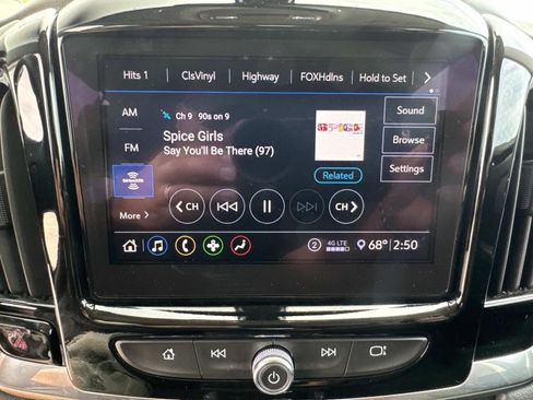 Used 2020 Chevrolet Traverse LT FWD image 27