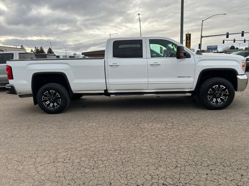 Used 2019 GMC Sierra 2500 SLE image 2