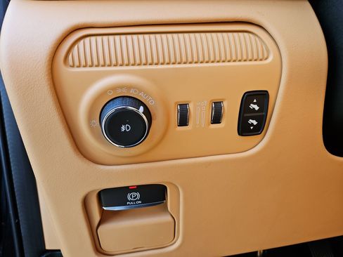 Used 2022 Jeep Grand Wagoneer Series III w/ Flexible Seating Group AWD/4WD image 24