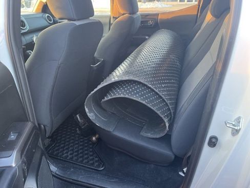 Used 2021 Toyota Tacoma TRD Sport image 6