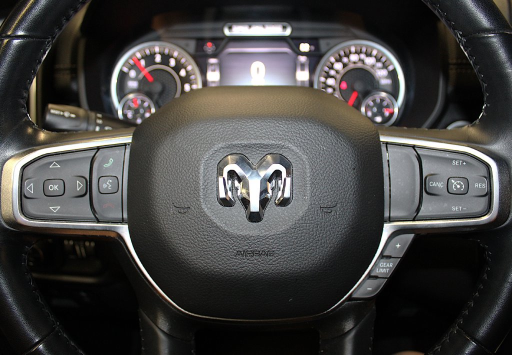 Used 2023 RAM 1500 Laramie AWD/4WD image 12