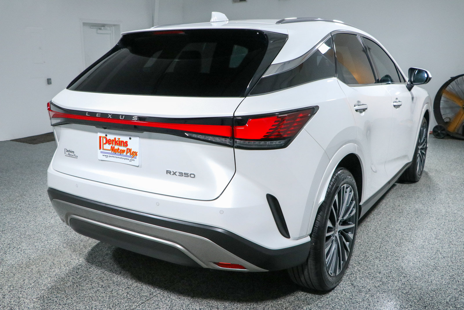 Used 2023 Lexus RX 350 Premium Plus w/ Cold Area Package FWD image 7