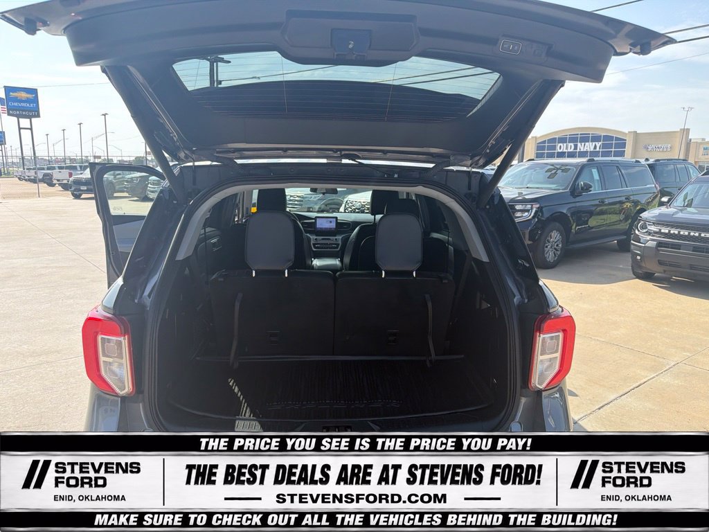 Used 2023 Ford Explorer XLT w/ Equipment Group 202A AWD/4WD image 37