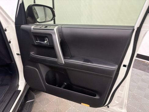 Used 2024 Toyota 4Runner SR5 Premium w/ Moonroof Package RWD image 15