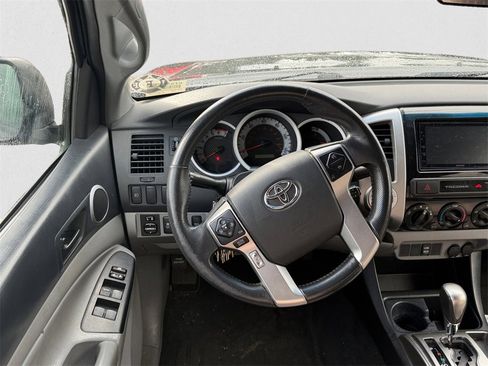 Used 2015 Toyota Tacoma 4x4 Double Cab w/ SR5 Package image 9