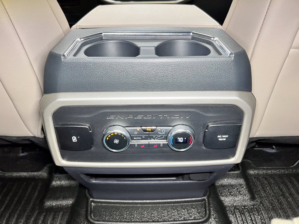 Used 2022 Ford Expedition Max Limited AWD/4WD image 19