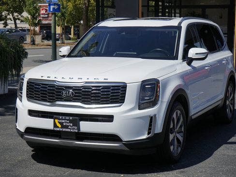 Used 2021 Kia Telluride S image 3