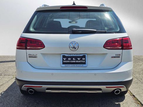 Used 2017 Volkswagen Golf Alltrack SEL AWD/4WD image 4