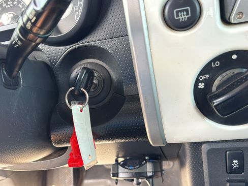 Used 2010 Toyota FJ Cruiser 4WD image 23