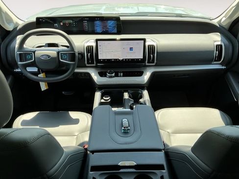 New 2026 Ford Expedition Active AWD/4WD image 10