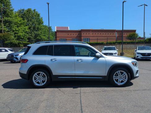 Used 2020 Mercedes-Benz GLB 250 4MATIC image 2