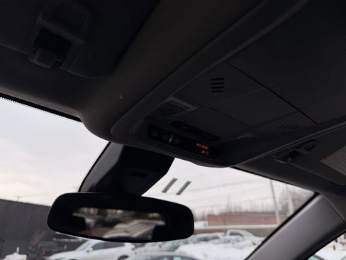 Used 2024 Chevrolet Equinox LT image 36