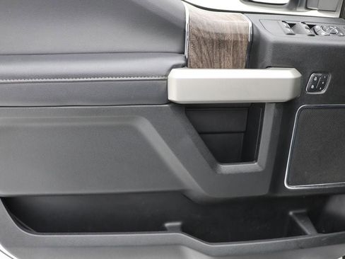 Used 2019 Ford F250 Lariat w/ Lariat Value Package image 19