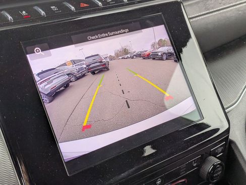 Used 2023 Jeep Grand Cherokee L Laredo image 13