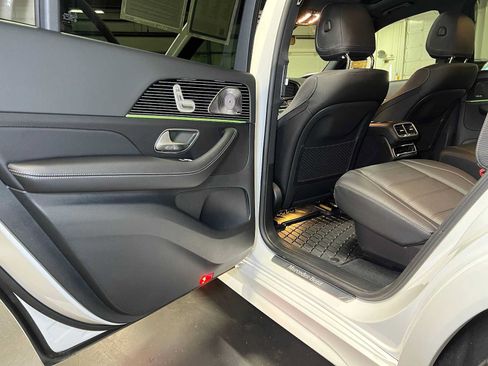 Used 2026 Mercedes-Benz GLS 450 4MATIC image 18