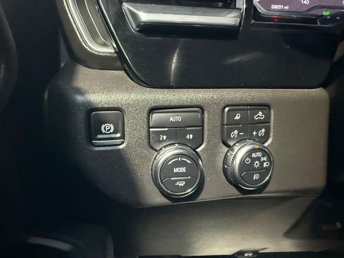 Used 2025 GMC Sierra 1500 SLT image 24