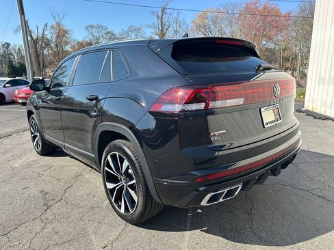 Used 2024 Volkswagen Atlas Cross Sport SEL R-Line AWD/4WD image 8