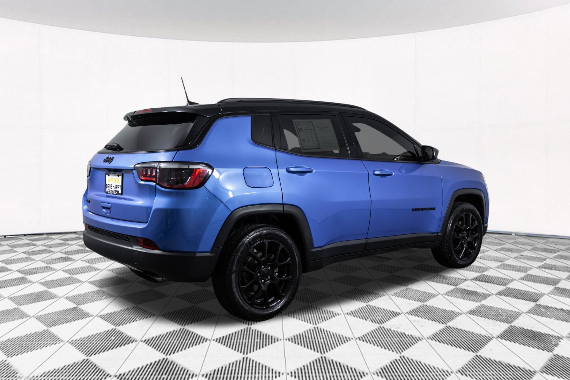 Used 2022 Jeep Compass Latitude w/ Sun and Sound Group AWD/4WD image 17