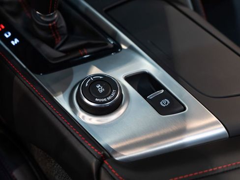 Used 2016 Chevrolet Corvette Z06 w/ 3LZ Preferred Equipment Group image 36